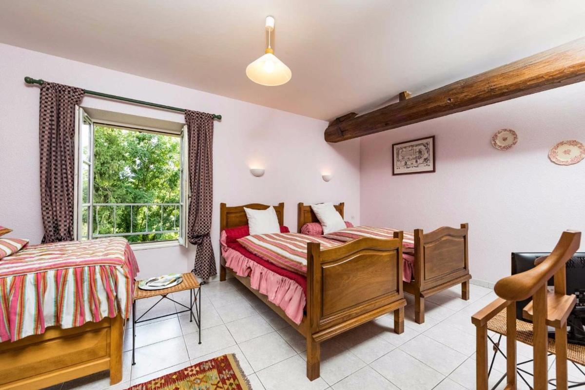 Jolie Vache Deguisee En Fleurs, Chambre D'Hote A Soulosse Стая снимка