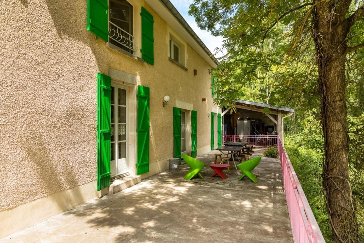 Jolie Vache Deguisee En Fleurs, Chambre D'Hote A Soulosse Стая снимка
