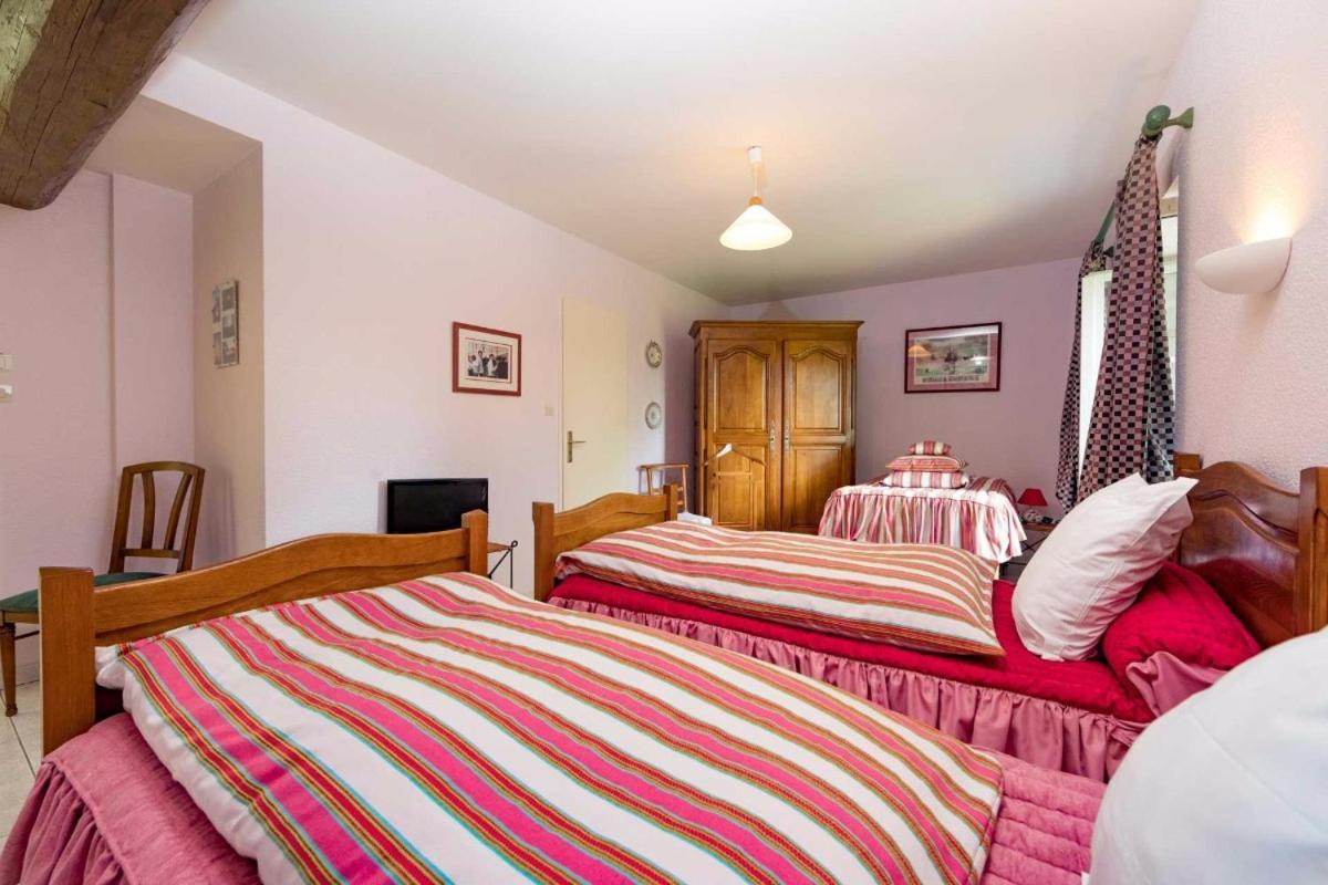 Jolie Vache Deguisee En Fleurs, Chambre D'Hote A Soulosse Стая снимка